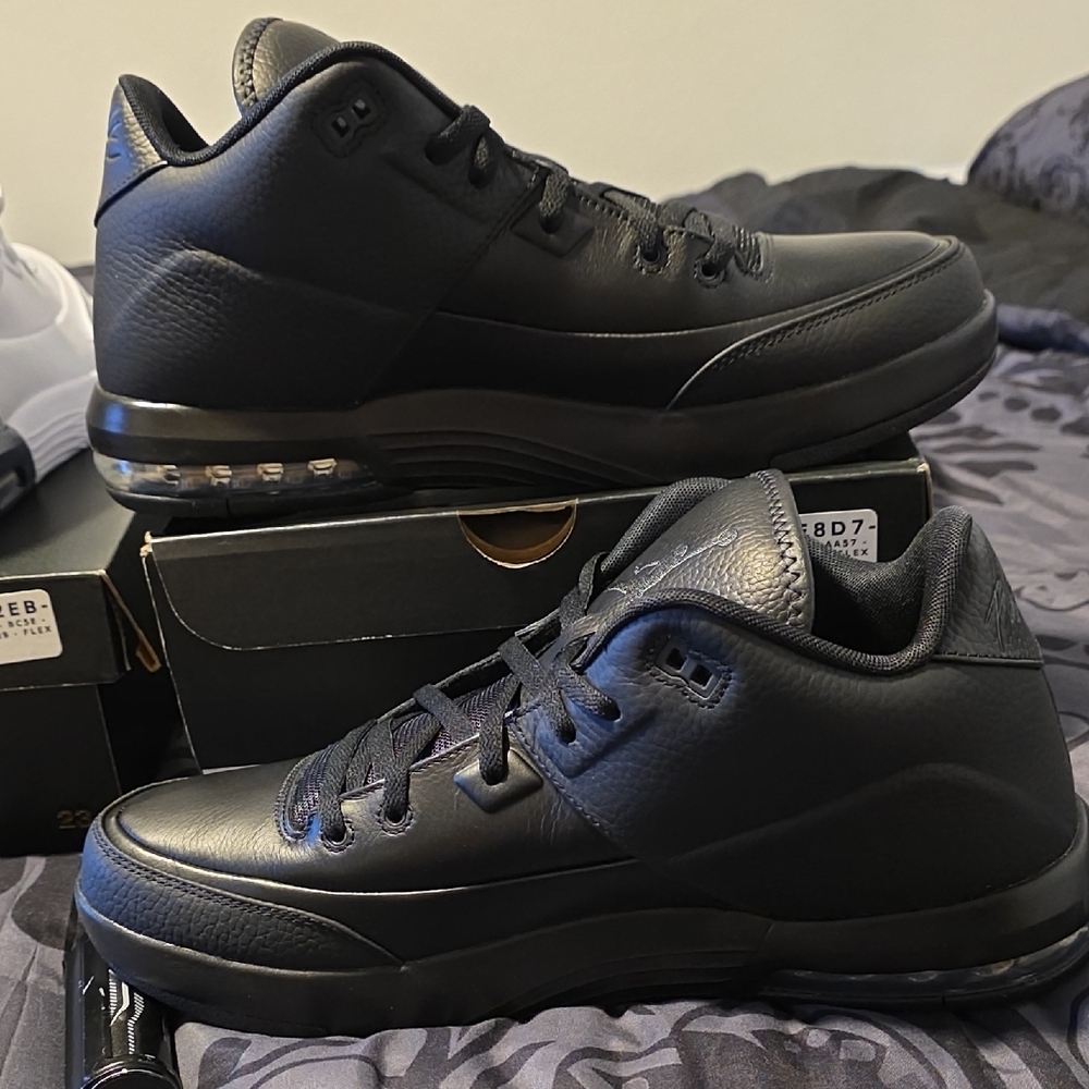 Jordan Black Sneakers